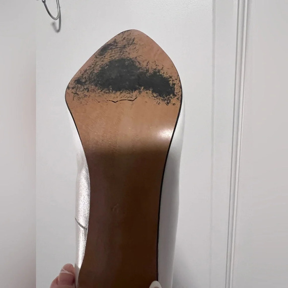 Vintage | Sevilla  Genuine Leather White Almond Toe Pumps | Size 6.5 - Picture 10 of 11